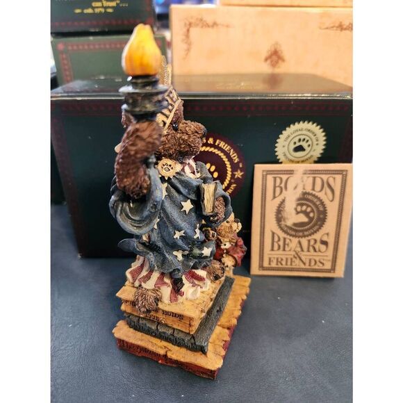 Boyds Bears & Friends "Ms. Libearty... Wants You Too!" figurine, a collectible f - Picture 2 of 7